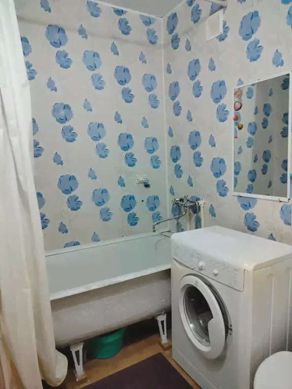 Сдаю посуточно однокомнатную квартиру 32.0 м² этаж 1/5 город Лысьва проспект Победы 111-0