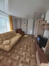 Сдаю посуточно двухкомнатную квартиру 52.0 м² этаж 3/5 город Лысьва улица Орджоникидзе 10а