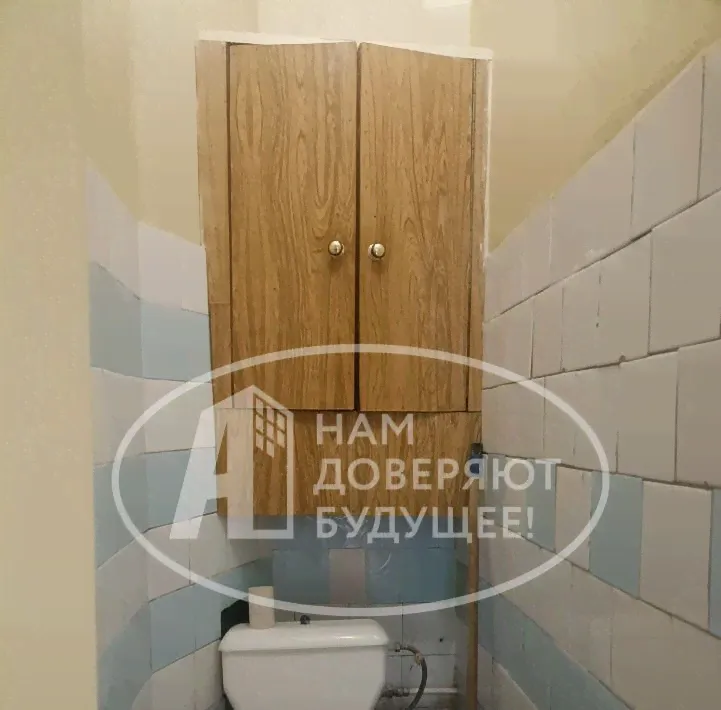 Продам двухкомнатную квартиру вторичку 46.0 м² этаж 5/5 город Лысьва улица Смышляева 42-0
