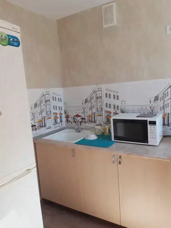Сдаю посуточно однокомнатную квартиру 30.0 м² этаж 2/5 город Лысьва улица Смышляева 26-1