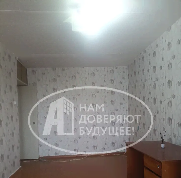 Продам двухкомнатную квартиру вторичку 46.0 м² этаж 5/5 город Лысьва улица Смышляева 42-3