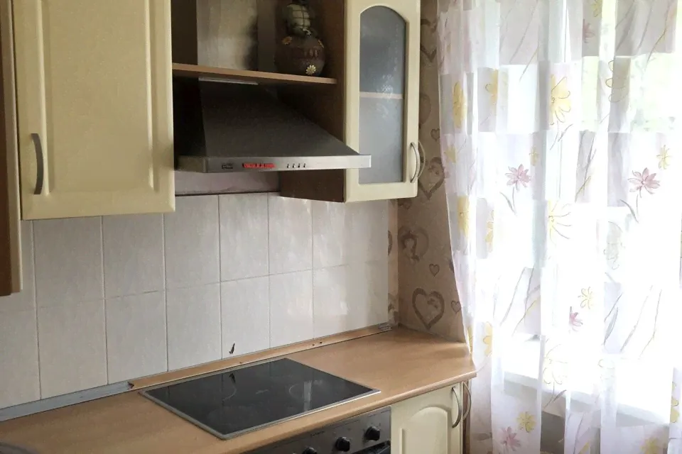 Продам двухкомнатную квартиру 43.1 м² этаж 3/3 город Лысьва улица Белинского 32 Лысьвенский городской округ