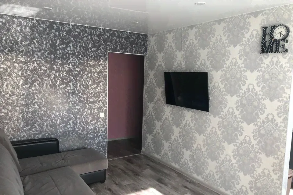 Продам трехкомнатную квартиру 60.0 м² этаж 1/5 город Лысьва улица Куйбышева 9 Лысьвенский городской округ-4