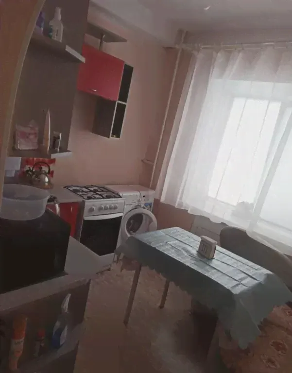 Сдаю посуточно однокомнатную квартиру 32.0 м² этаж 2/5 город Лысьва улица Мира 15-3