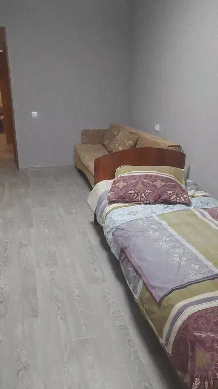 Сдаю посуточно двухкомнатную квартиру 60.0 м² этаж 5/5 город Лысьва улица Орджоникидзе 8-4