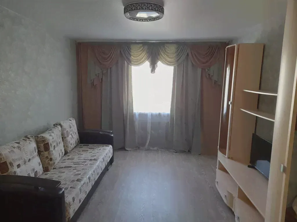 Сдаю посуточно двухкомнатную квартиру 60.0 м² этаж 5/5 город Лысьва улица Орджоникидзе 8-0