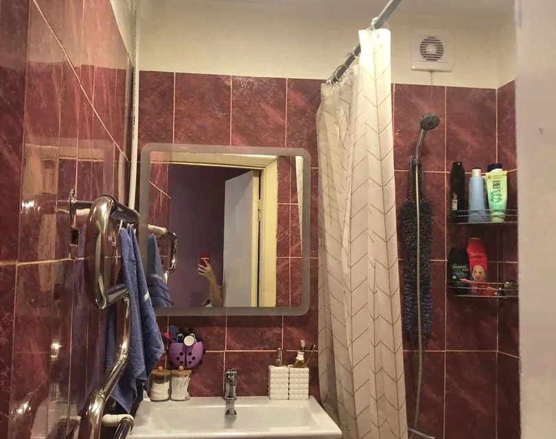 Продам трехкомнатную квартиру 60.0 м² этаж 1/5 город Лысьва улица Куйбышева 9 Лысьвенский городской округ-1