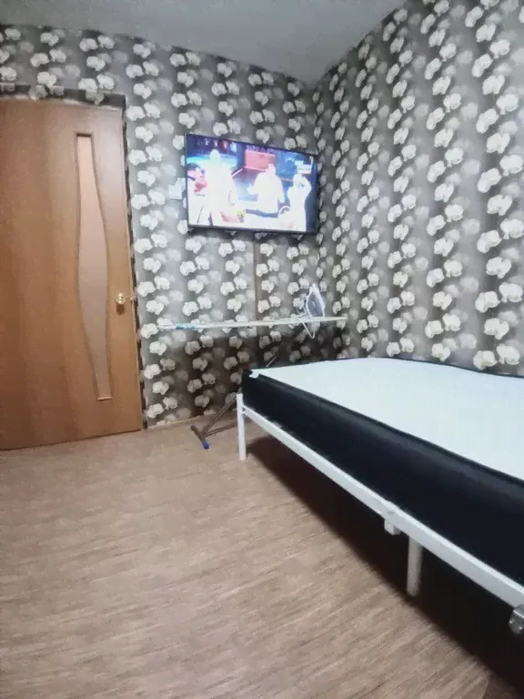 Сдаю посуточно двухкомнатную квартиру 39.0 м² этаж 5/5 город Лысьва улица Федосеева 57а-4