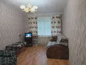 Сдаю посуточно однокомнатную квартиру 32.0 м² этаж 1/5 город Лысьва проспект Победы 111