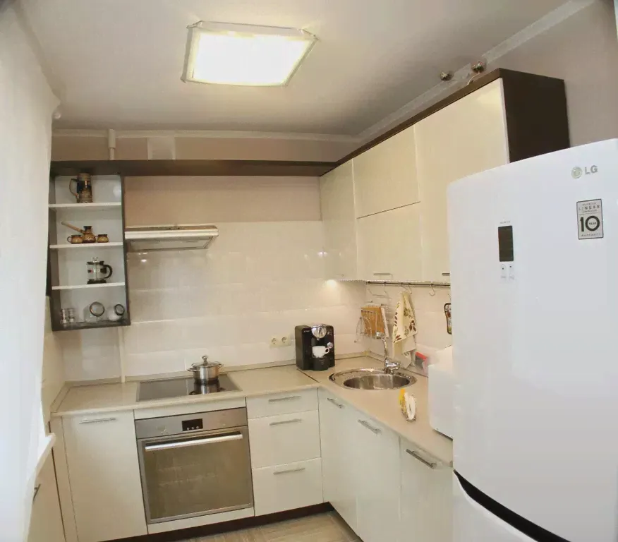 Сдаю посуточно двухкомнатную квартиру 46.0 м² этаж 3/5 город Лысьва улица Оборина 65