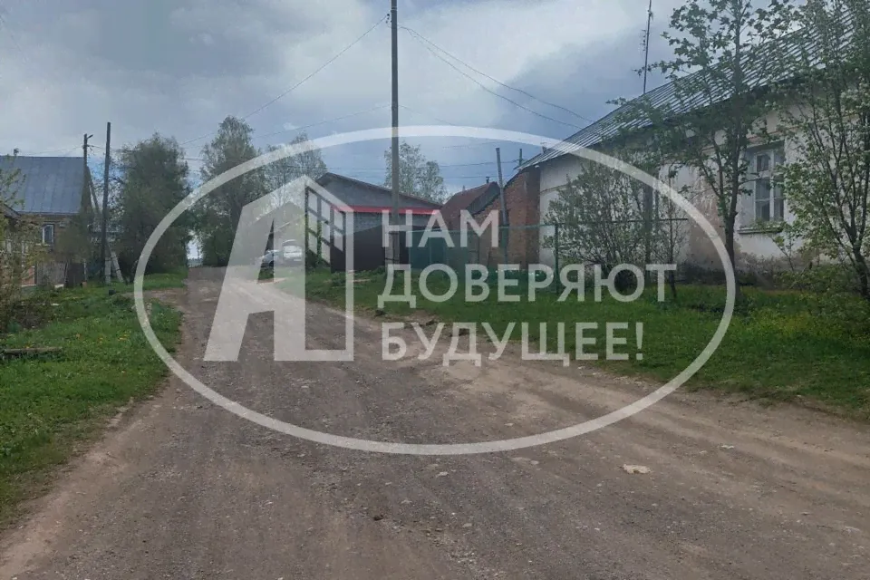 Продам четырехкомнатную квартиру 69.0 м² этаж 1/1 город Лысьва улица Белинского 60 Лысьвенский городской округ-2