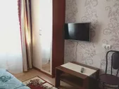 Сдаю посуточно двухкомнатную квартиру 42.0 м² этаж 2/5 город Лысьва улица Репина 33