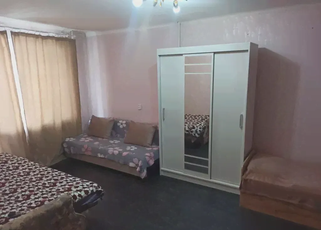 Сдаю посуточно однокомнатную квартиру 32.0 м² этаж 2/5 город Лысьва улица Мира 15-2