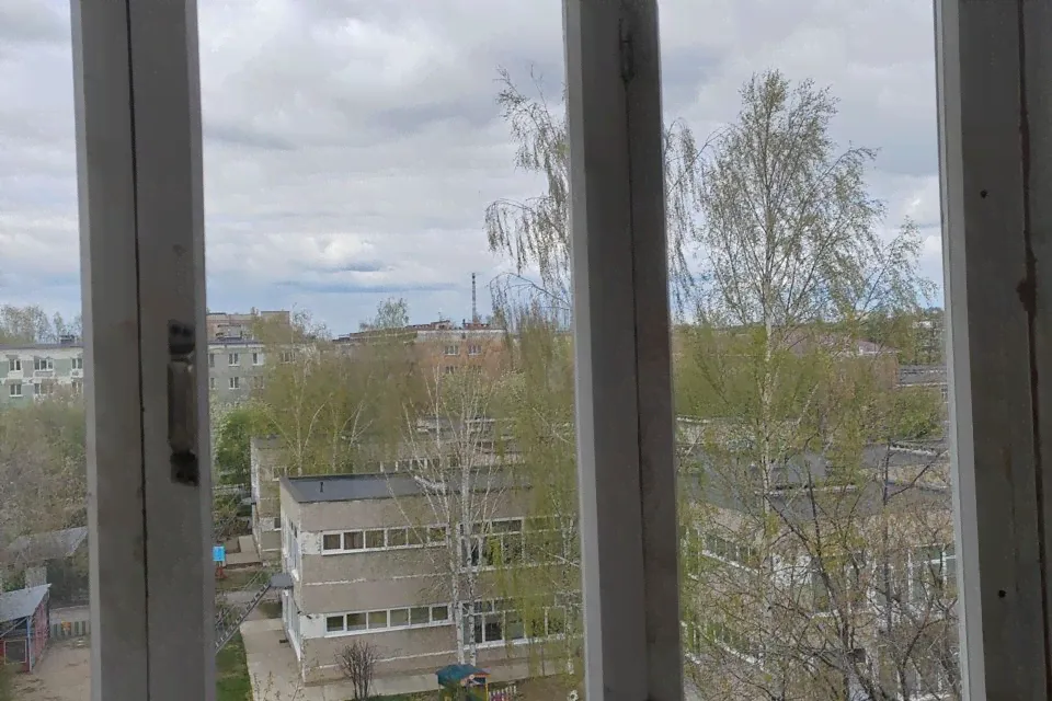 Продам двухкомнатную квартиру 36.0 м² этаж 5/5 город Лысьва улица Оборина 64 Лысьвенский городской округ-4