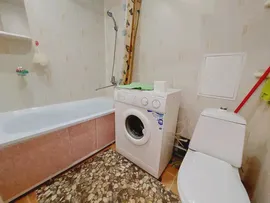 Сдаю посуточно однокомнатную квартиру 30.0 м² этаж 5/5 город Лысьва улица Делегатская 36